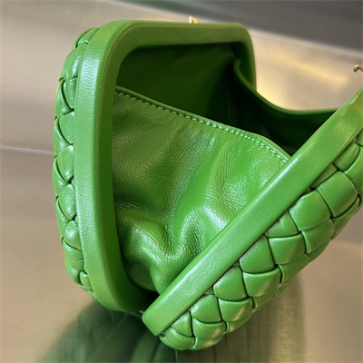 BV Knot Clutch In Lambskin Leather Avocado Color