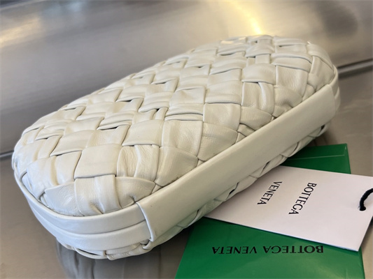 BV Knot Clutch In Calfskin Leather Wrinkled White Color