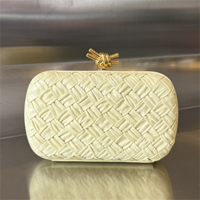 BV Knot Clutch In Calfskin Leather Wrinkled Ice Cream Color