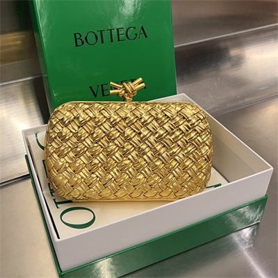 BV Knot Clutch In Calfskin Leather Wrinkled Gold Color