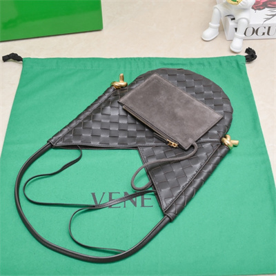 BV Small Solstice Shoulder Bag In Lambskin Leather Fondant Color