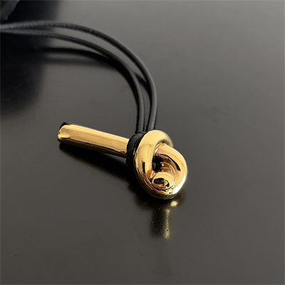 BV Long Clutch Andiamo With Handle In Lambskin Leather Black Color