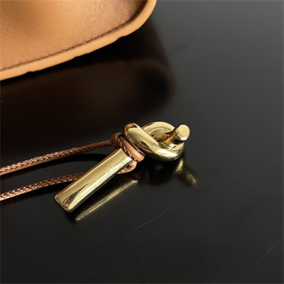 BV Long Clutch Andiamo With Handle In Lambskin Leather Cognac Color