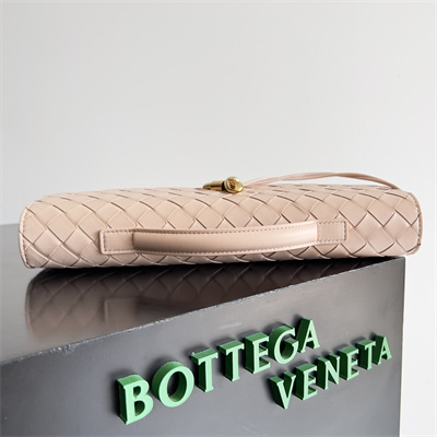 BV Long Clutch Andiamo With Handle In Lambskin Leather Lotus Color