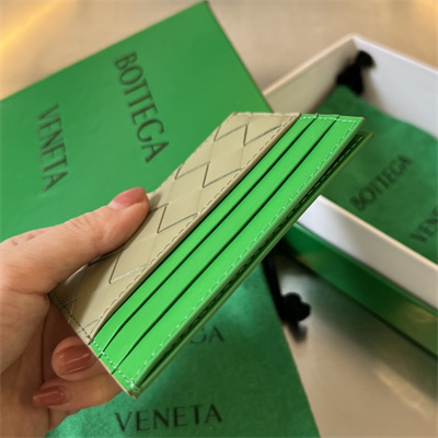 BV Card holder In Calfskin Leather Travertine/Parakeet