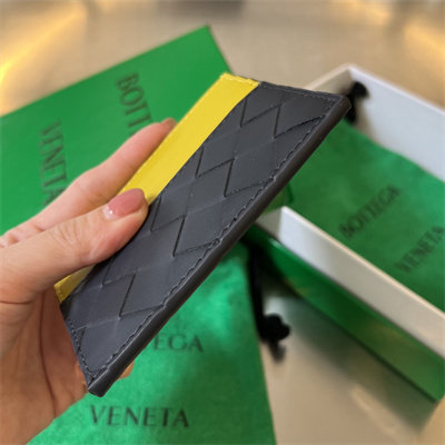 BV Card holder In Calfskin Leather Space/Pollen Yellow