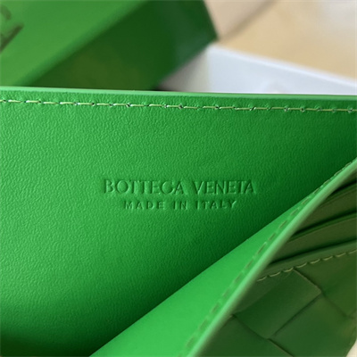 BV Card holder In Calfskin Leather Parakeet