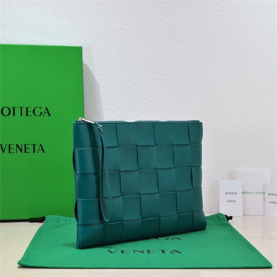 BV Cassette Zipper Pouch In Lambskin Leather Duck Green Color 80-8