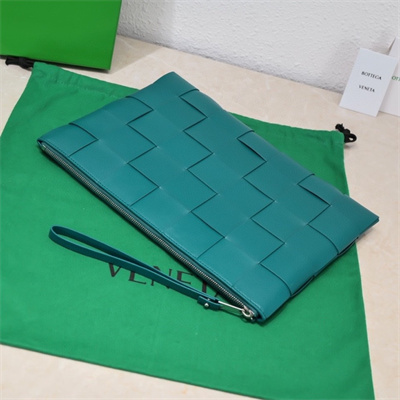 BV Cassette Zipper Pouch In Lambskin Leather Duck Green Color 80-8