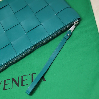 BV Cassette Zipper Pouch In Lambskin Leather Duck Green Color 80-8