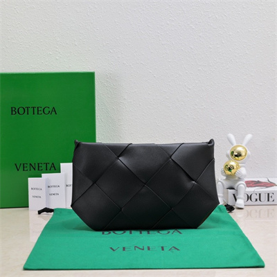 BV Zippy Pouch In Lambskin Leather Black Color 6689