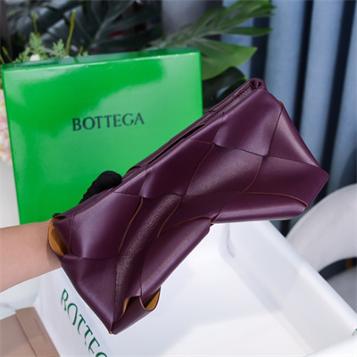 BV Zippy Pouch In Lambskin Leather Purple Color 6689