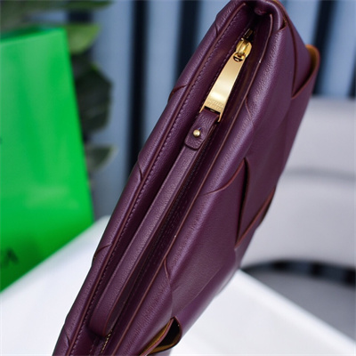 BV Zippy Pouch In Lambskin Leather Purple Color 6689
