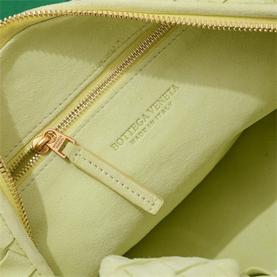 BV Teen Jodie In Suede Ice Cream Color