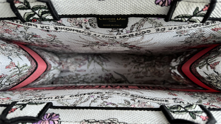 CD Large Book Tote Ecru Multicolor Di.or 4 Saisons Printemps Soleil Embroidery