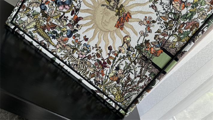 CD Large Book Tote Ecru Multicolor Di.or 4 Saisons Automne Soleil Embroidery