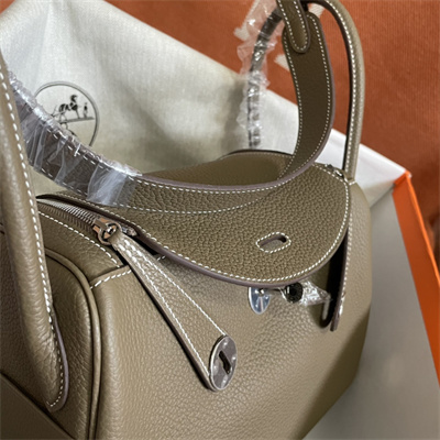 Lindy Bag Taurillon Clemence Leather 26/30CM Silver Tone Metal In Etoupe Color HS