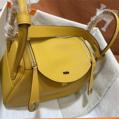Lindy Bag Taurillon Clemence Leather 26/30CM Gold Tone Metal In Jaune Amber Color HS