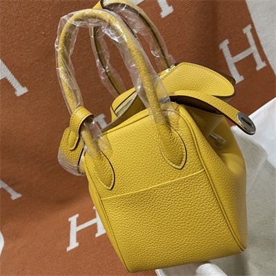 Lindy Bag Taurillon Clemence Leather 26/30CM Silver Tone Metal In Jaune Amber Color HS