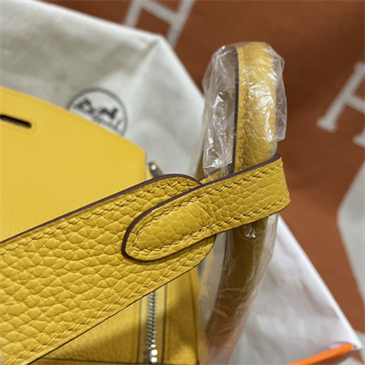 Lindy Bag Taurillon Clemence Leather 26/30CM Silver Tone Metal In Jaune Amber Color HS