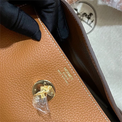 Lindy Bag Taurillon Clemence Leather 26/30CM Gold Tone Metal In Gold Color HS