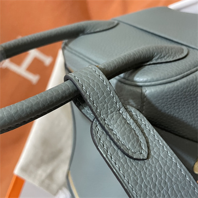 Lindy Bag Taurillon Clemence Leather 26/30CM Gold Tone Metal In Vert  Amande Color HS