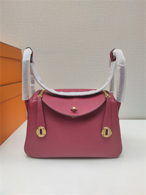 Lindy Bag Taurillon Clemence Leather 26/30CM Gold/Silver Tone Metal In Burgundy Color HS
