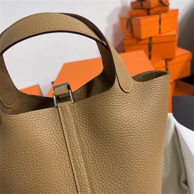 Picotin Lock Bag Togo Leather 18/22CM Gold/Silver Tone Metal In Biscuit Color HS