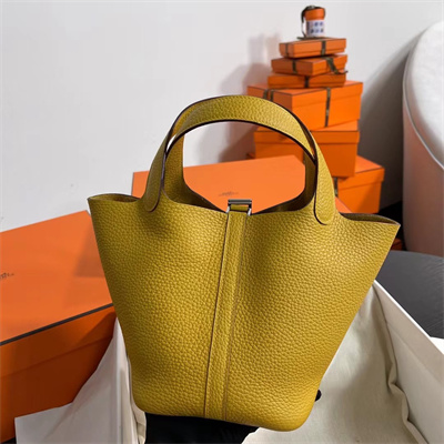 Picotin Lock Bag Togo Leather 18/22CM Gold/Silver Tone Metal In Jaune Amber Color HS