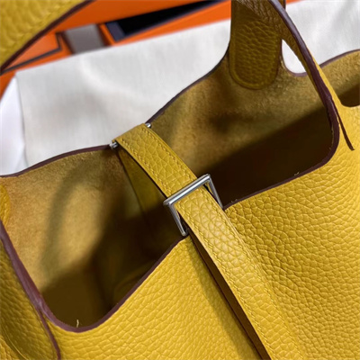 Picotin Lock Bag Togo Leather 18/22CM Gold/Silver Tone Metal In Jaune Amber Color HS