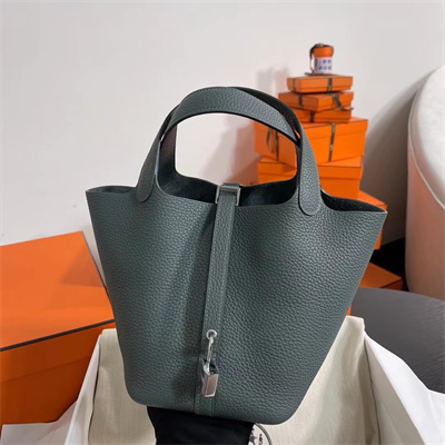 Picotin Lock Bag Togo Leather 18/22CM Gold/Silver Tone Metal In Vert Amande Color HS