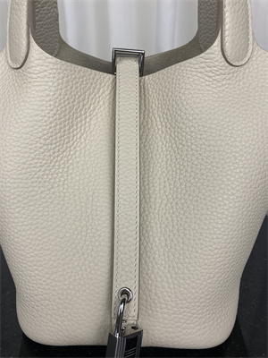 Picotin Lock Bag Taurillon Clemence Leather 18/22CM Gold/Silver Tone Metal In Craie Color HS