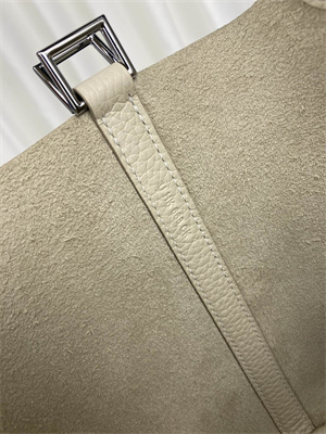 Picotin Lock Bag Taurillon Clemence Leather 18/22CM Gold/Silver Tone Metal In Craie Color HS