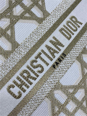 CD Hat Basket Bag  Embroidery White and Gold Macrocannage Embroidery