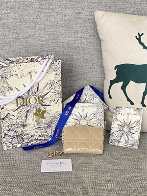 CD  Voyageur Small Coin Purse Supple Cannage Patent Calfskin Beige S0985