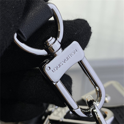 LV Side Trunk MM Grained Calfskin Black M25160