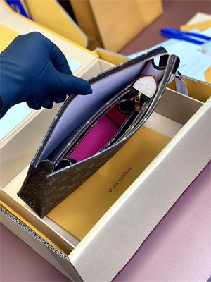 L.V Trio Toilet Pouch Monogram Canvas M47195