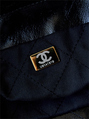 Cha.nel 22 Mini Handbag Shiny Calfskin Gold Tone Metal Black With White Letters AS3980