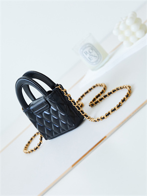 Chanel Clutch With Chain Shiny Aged Calfskin Gold-Tone Metal Black AP3435