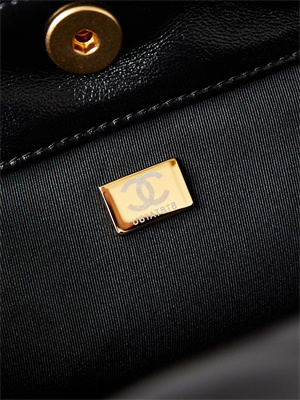 Chanel Large Hobo Handbag Shiny calfskin Gold Tone Metal Black AS4668