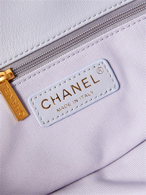 Chanel Large Hobo Handbag Shiny calfskin Gold Tone Metal Blue AS4668