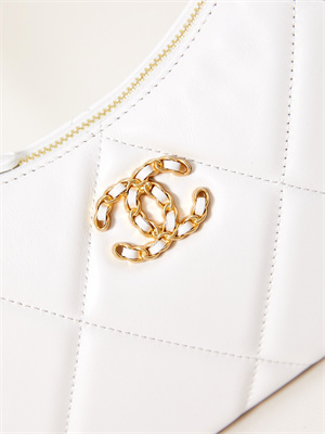 CHANEL 19 CLUTCH WITH CHAIN Shiny Lambskin, Gold-Tone, Silver-Tone & Ruthenium-Finish Metal White AP3763