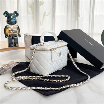 Chanel Vanity Case With Chain Lambskin Gold Tone Metal White AP2199