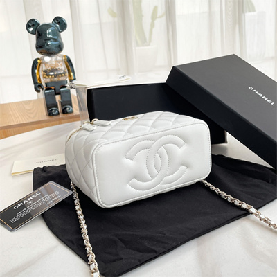 Chanel Vanity Case With Chain Lambskin Gold Tone Metal White AP2199