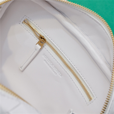 BV Small Getaway Top Handle Bag Lambskin White