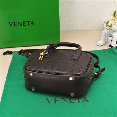 BV Small Getaway Top Handle Bag Lambskin Fondant