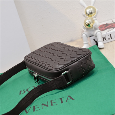 BV Small Intrecciato Camera Bag Calfskin Fondant