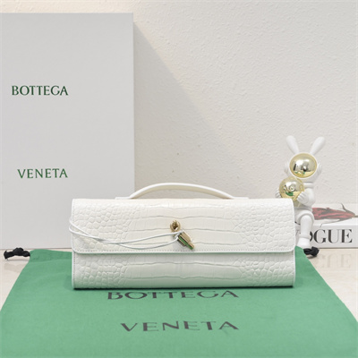 BV Long Clutch Andiamo With Handle In Crococile Leather White