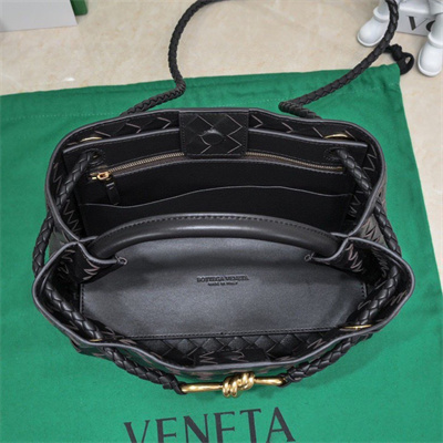 BV Small Andiamo Top handle bag Lambskin Leather Fondant