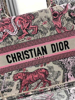 CD Medium Dioriviera Dior Book Tote Raffia with Aquamarina Toile de Jouy Sauvage Embroidery Pink
